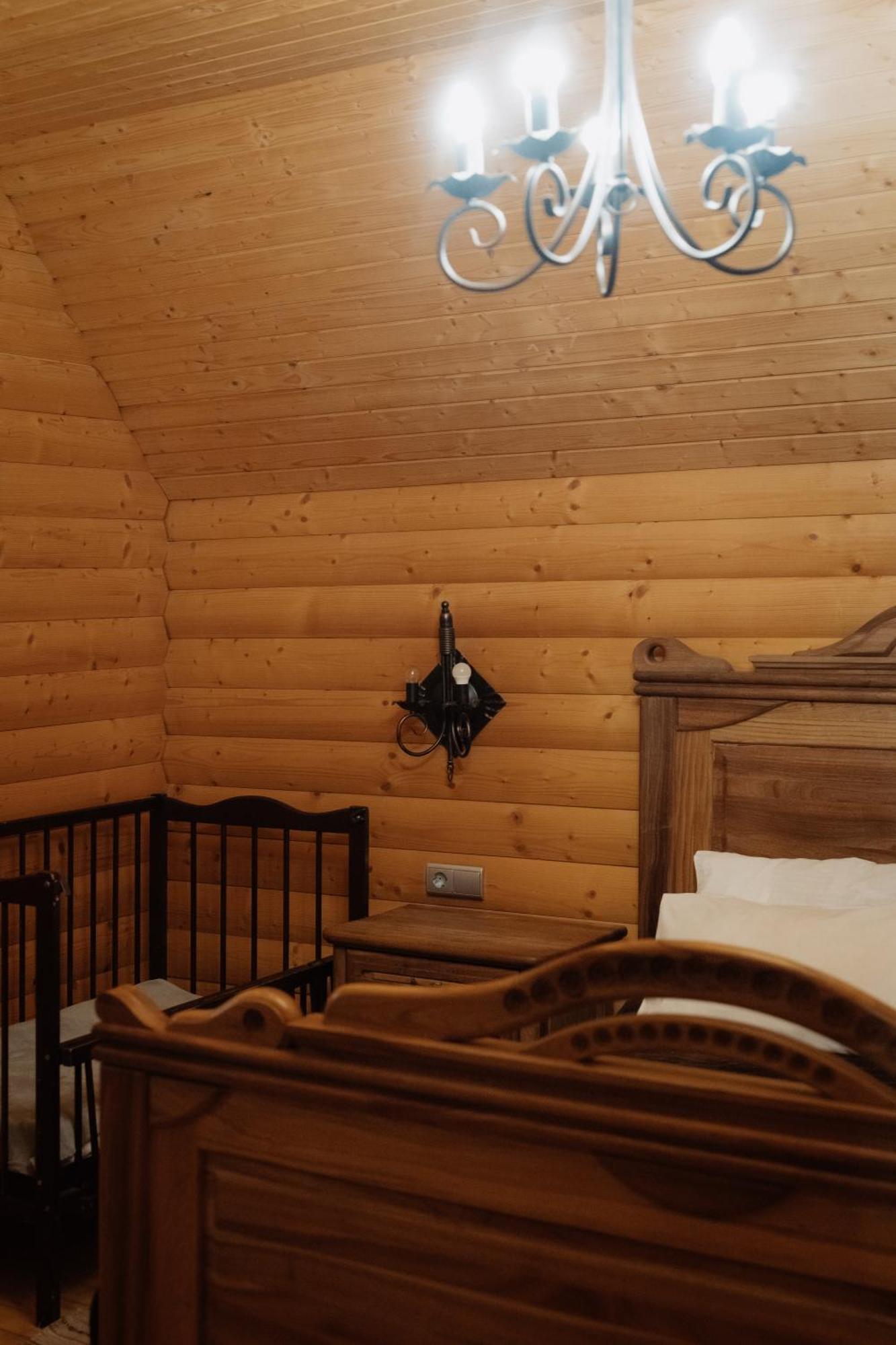 Oksamit Resort Vorochta Exteriör bild