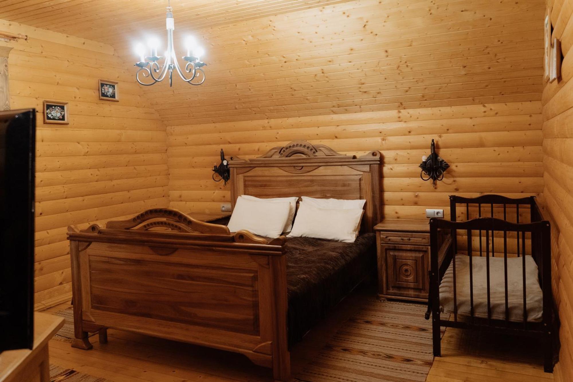 Oksamit Resort Vorochta Exteriör bild