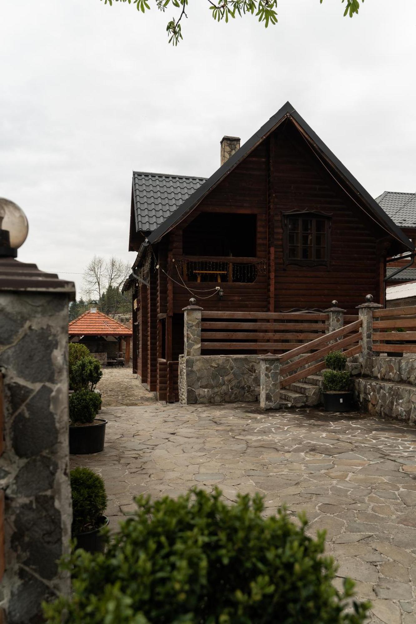 Oksamit Resort Vorochta Exteriör bild