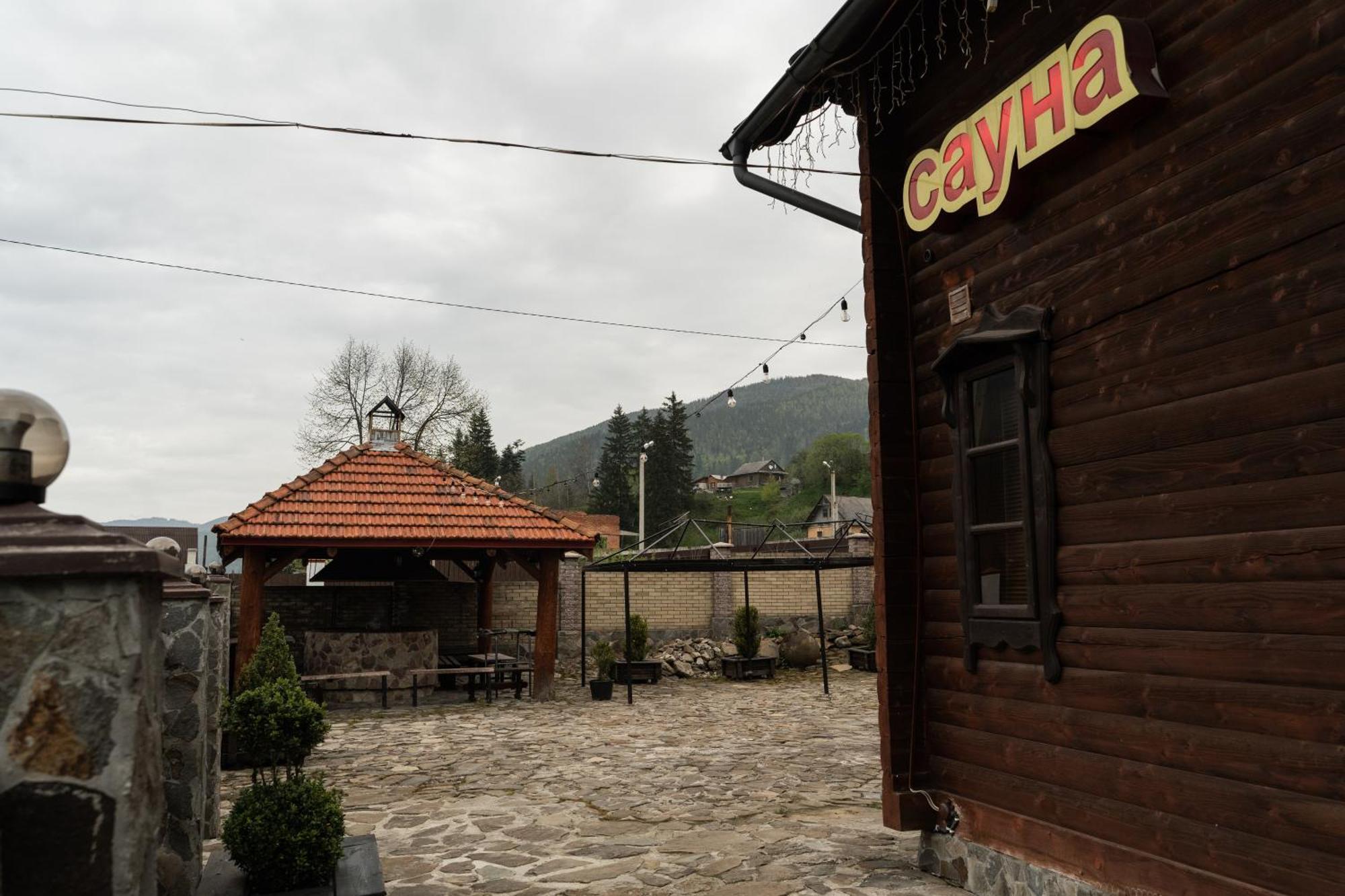 Oksamit Resort Vorochta Exteriör bild